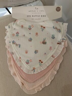 🦢 Cotton-Rich Pink & Ivory Gingham Ruffle Bibs Apple + Ivy NWT